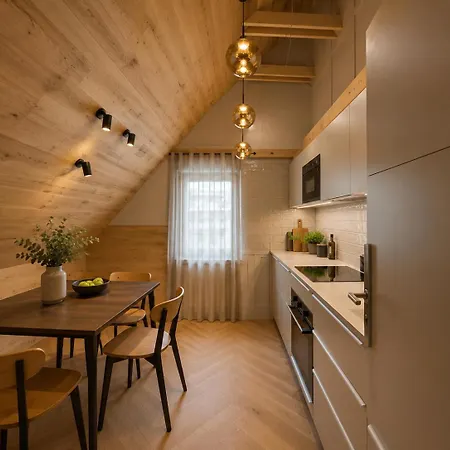 Book-a-room Garden Or Balcony - 2 Bedroom - Air Conditioning & Free Parking بيت للعطل *