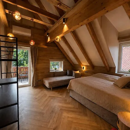 Book-a-room Garden Or Balcony - 2 Bedroom - Air Conditioning & Free Parking