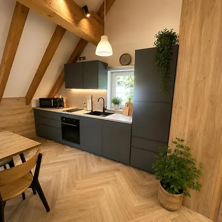 Book-a-room Garden Or Balcony - 2 Bedroom - Air Conditioning & Free Parking Lejlighed