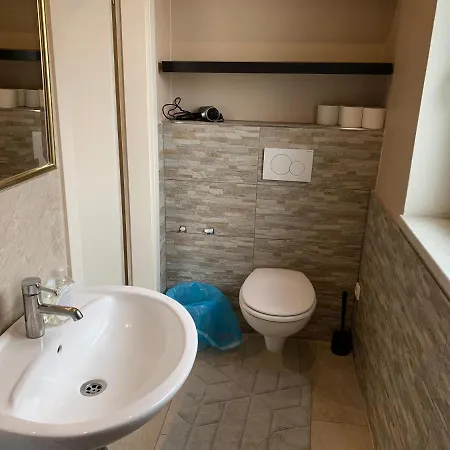 Feriehus Book-A-Room Salzburg Garden Or Balcony Stay - 2 Bedroom - Air Conditioning & Free Parking