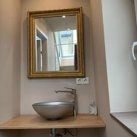 Book-A-Room Salzburg Garden Or Balcony Stay - 2 Bedroom - Air Conditioning & Free Parking