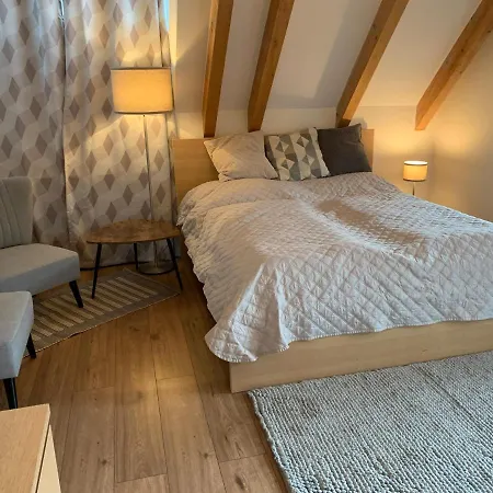 Book-A-Room Salzburg Garden Or Balcony Stay - 2 Bedroom - Air Conditioning & Free Parking *
