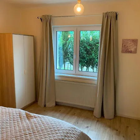 Feriehus Book-A-Room Salzburg Garden Or Balcony Stay - 2 Bedroom - Air Conditioning & Free Parking *