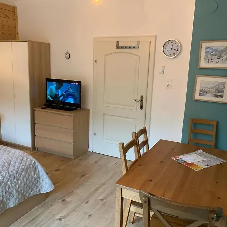 Feriehus Book-A-Room Salzburg Garden Or Balcony Stay - 2 Bedroom - Air Conditioning & Free Parking