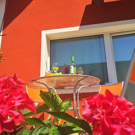Feriehus Book-A-Room Salzburg Garden Or Balcony Stay - 2 Bedroom - Air Conditioning & Free Parking