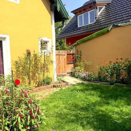 Book-A-Room Salzburg Apartment 5-6-7-8 Holiday home